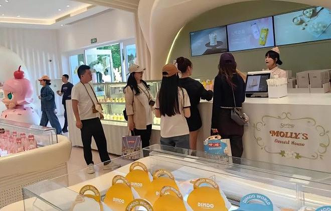 大S女儿脱胎换骨星光十足，三次被偶遇造型时尚（组图） - 4