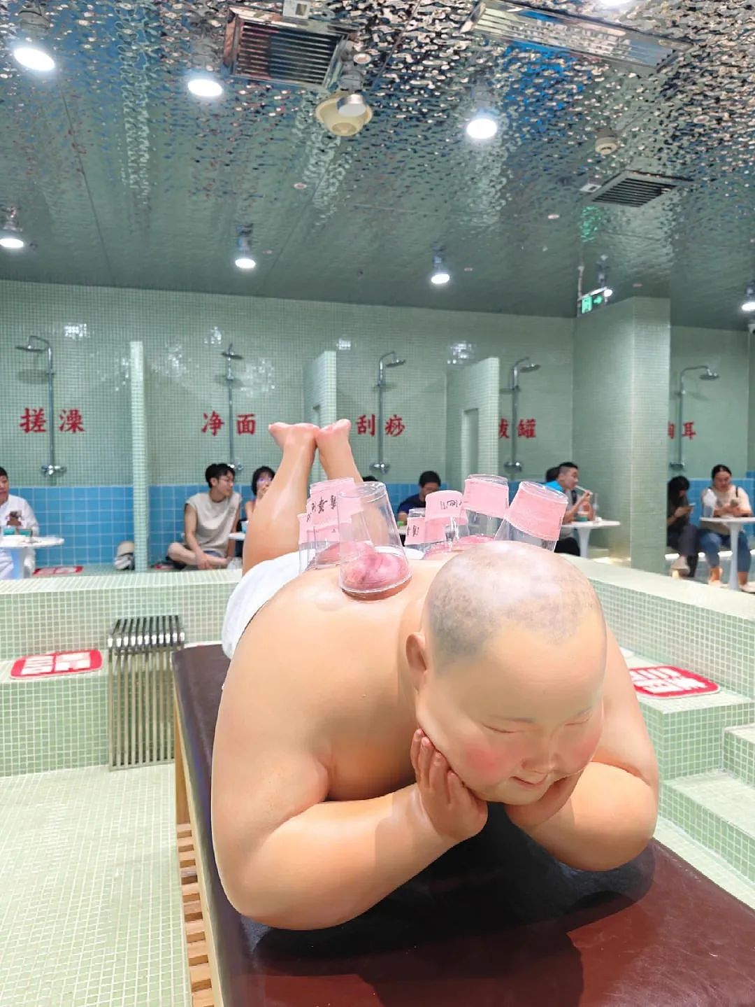 太颠了！澡堂里开咖啡店？香皂蛋糕、死皮咖啡、沐浴露饮料…网友：喝完这杯得叫个搓澡师傅（组图） - 26