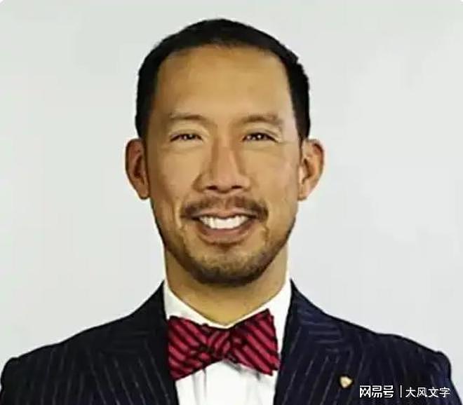 不想学习就滚回中国去!中国留学生课堂上玩手机遭外籍教授怒怼(组图) - 1