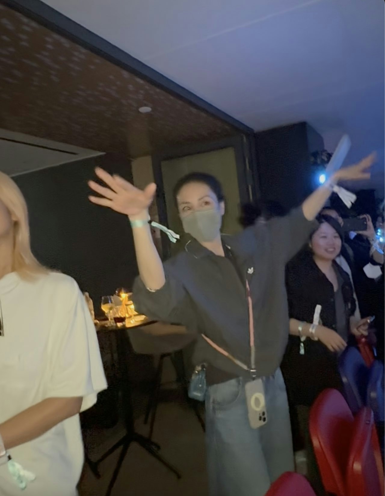 谢霆锋演唱会孩子也来捧场！父子同框颜值爆灯一画面证关系密切（组图） - 3
