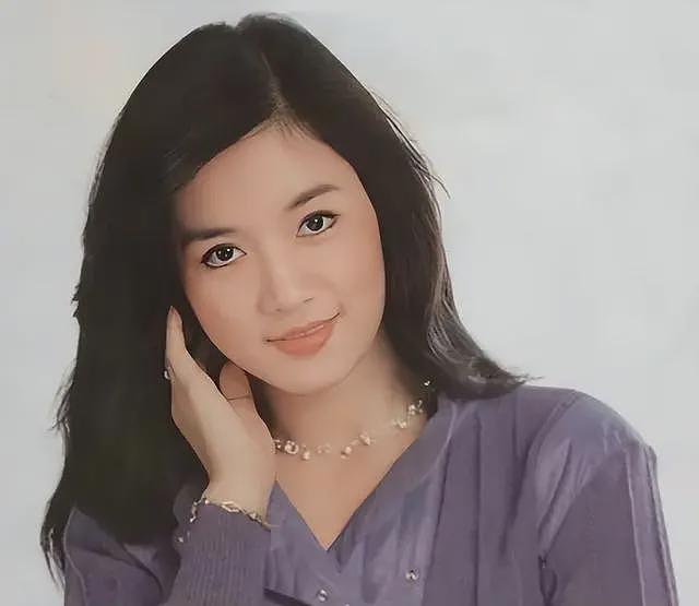 风流成性？成龙被曝与吕秀菱有私生子，房祖名真的成“弃子”？（组图） - 8