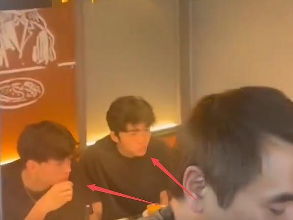 谢霆锋四场演唱会做总结,小儿子的眼神表达一切,谢家三代同框(组图) - 13