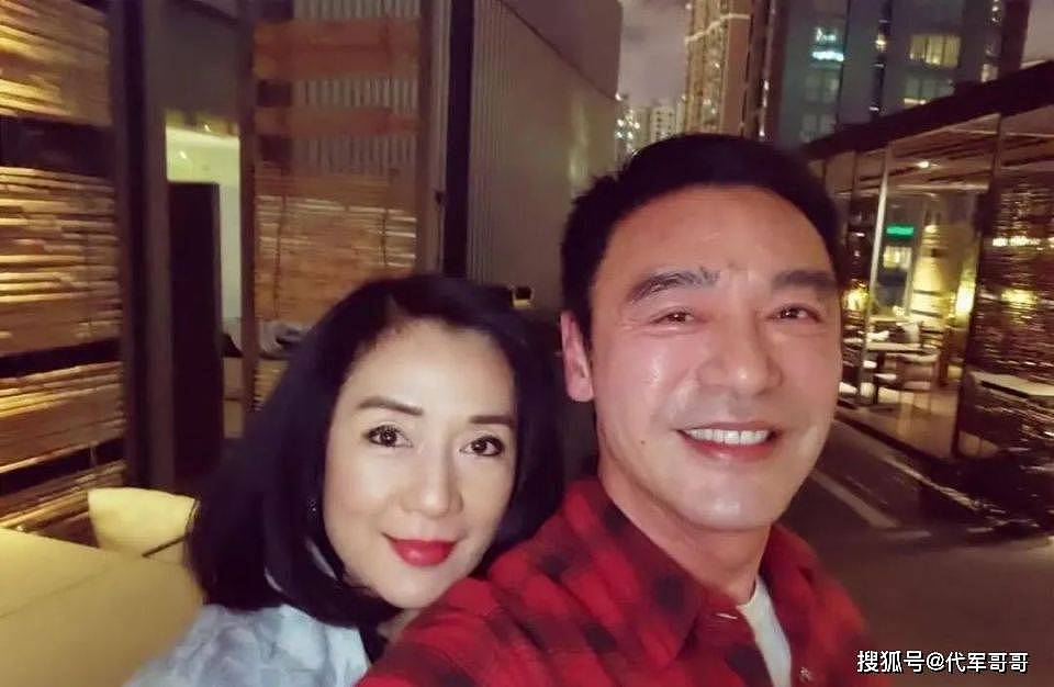 吕秀菱：曾红过林青霞倒追成龙，如今63岁成冻龄（组图） - 8