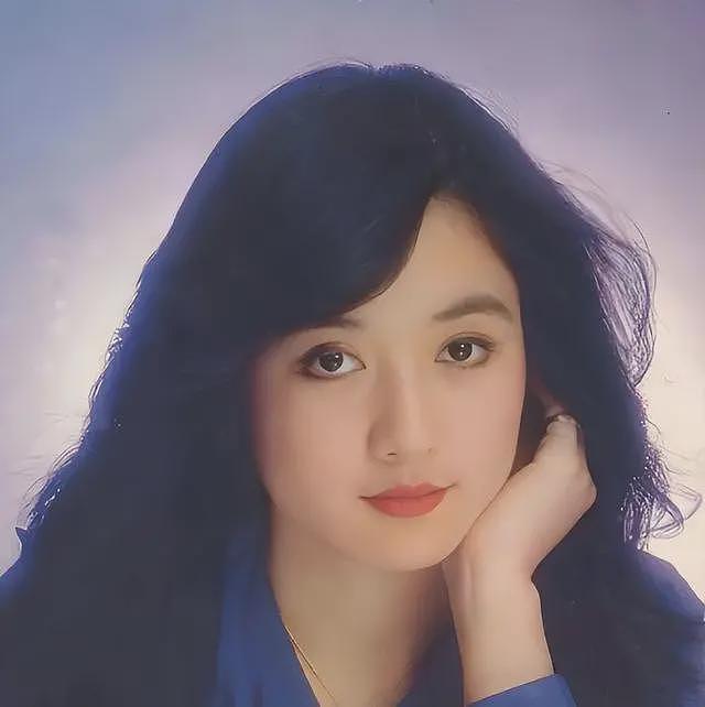 风流成性？成龙被曝与吕秀菱有私生子，房祖名真的成“弃子”？（组图） - 12