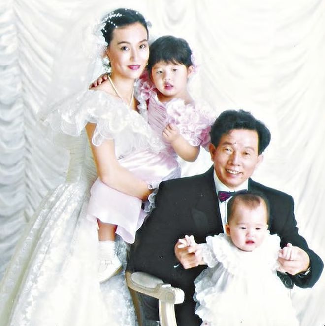 身世惊人，葬礼上掀桌！“香港最不好惹的女人”翁静晶人生传奇（组图） - 103