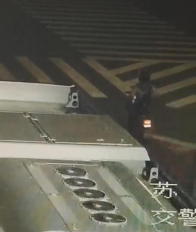 少年骑电摩超车后电动车主摔伤，未碰撞被判担责七成？家属称还好心帮忙，律师解读焦点（组图） - 4