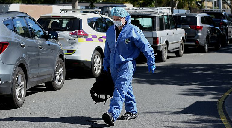 澳洲华男签证过期赌博成性!为还债勒死29岁室友,冒充本人发短信,狂骗70万美元被抓(组图) - 5