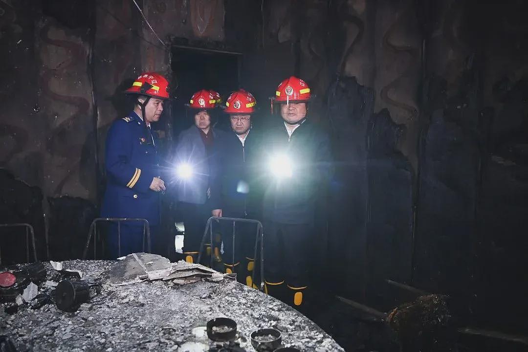 辽宁省委书记、省长连夜赴辽阳火灾事故现场，指导善后处置工作、看望慰问伤员（组图） - 2