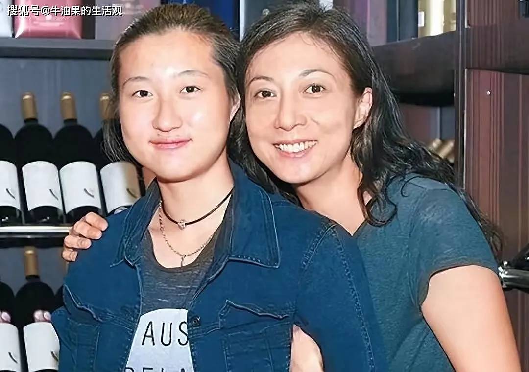大瓜！成龙又有私生子，女方身份是琼女郎，隐瞒...（组图） - 6