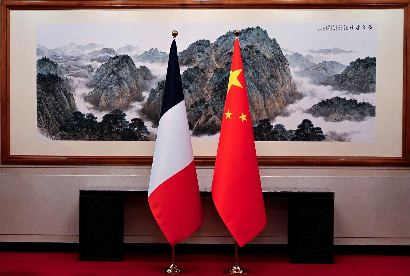 法国拟明年向中国小额包裹加征处理费，遏止大量免税包裹涌入欧盟（组图） - 2