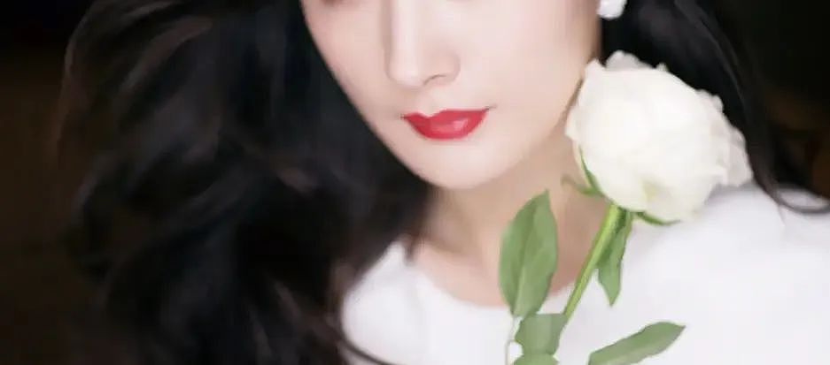 杨幂赴港陪女儿却被当陌生人?小糯米被曝不认亲妈…(组图) - 4