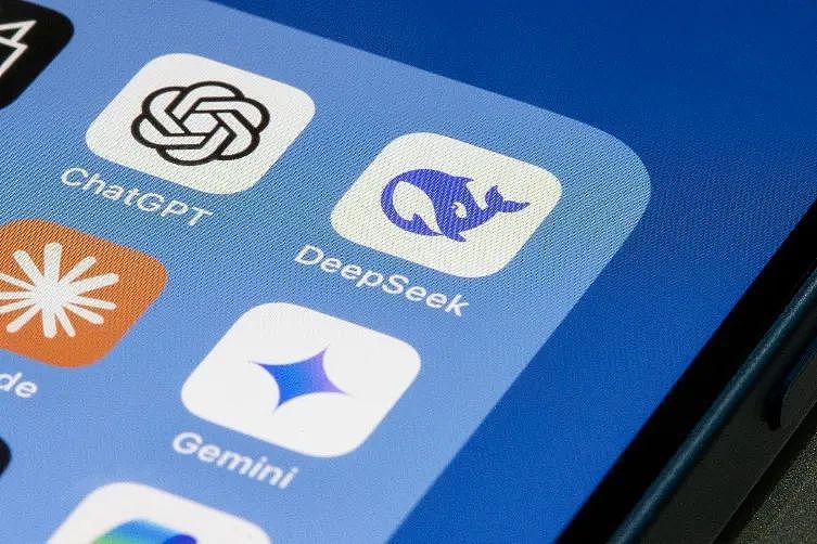 算力之上(上):全球AI风暴来袭!你准备好迎接这场技术革命了吗?(组图) - 2