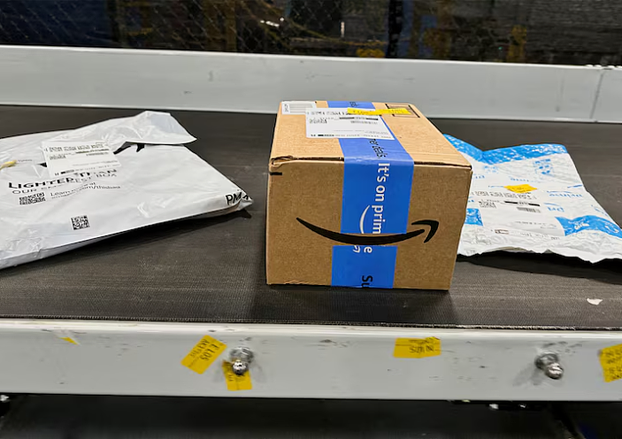 亚马逊突然宣布将给商品标出“关税附加费”!白宫炸毛大骂!刚刚,亚马逊光速认怂...(组图) - 10