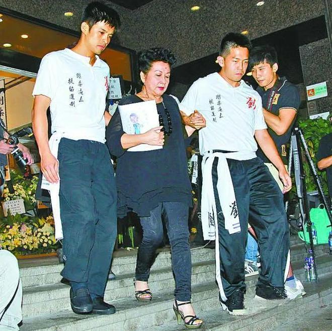 身世惊人，葬礼上掀桌！“香港最不好惹的女人”翁静晶人生传奇（组图） - 137