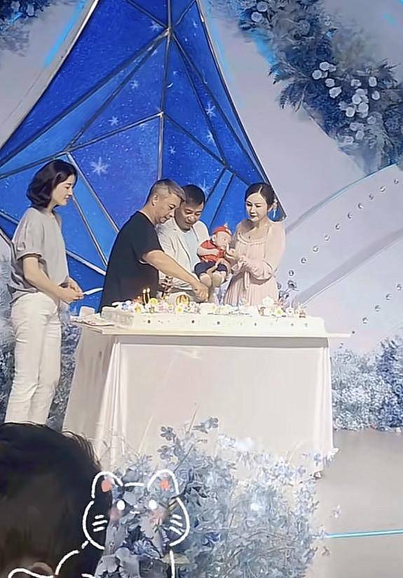 曝李小双已离婚,带美女参加侄子百日宴,女方身份曝光,年轻漂亮(组图) - 2