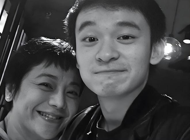 孙怡选对了！捧红半个娱乐圈，陈道明尊她姐，儿子扶不起“阿斗”（组图） - 11