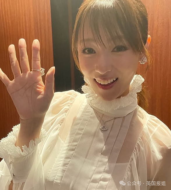 日本顶流性感女神为丑男新欢抛弃亿万富翁丑未婚夫，被抓包后暴瘦脱相？网友：姐眼神真不好啊…（组图） - 18