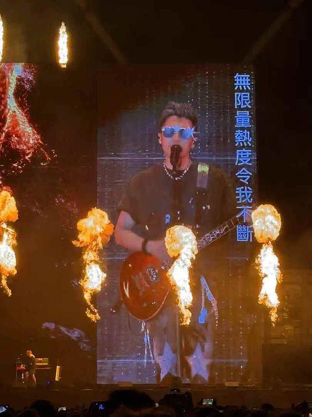 尽管英皇全员捧场，谢霆锋的演唱会，还是变成了与王菲的恩爱秀场（组图） - 6