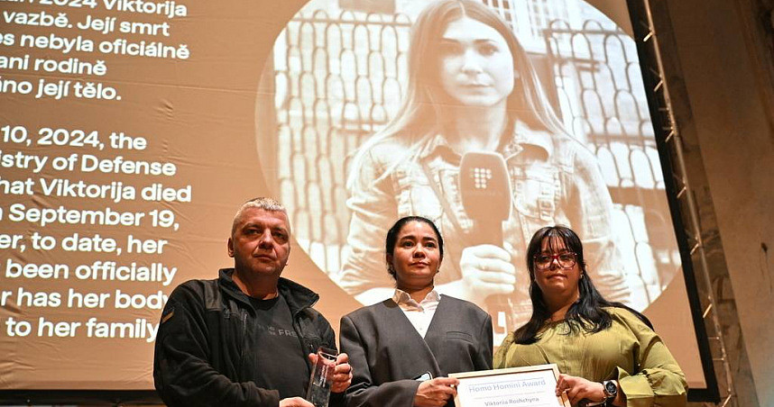 电击断骨全都有!被俘一年受虐身亡,身体多处酷刑痕迹,《卫报》曝光乌克兰女记者悲惨遭遇(图) - 1