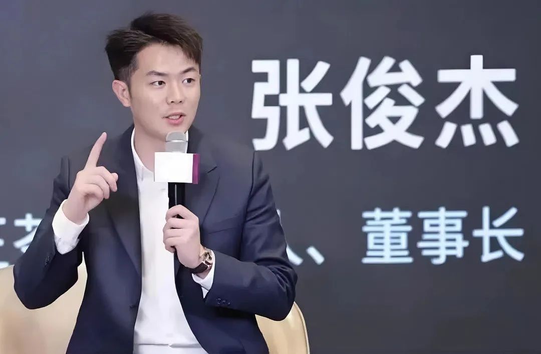 霸王茶姬创始人:昔日流浪儿赴美敲钟,爽文是怎么炼成的?(组图) - 5