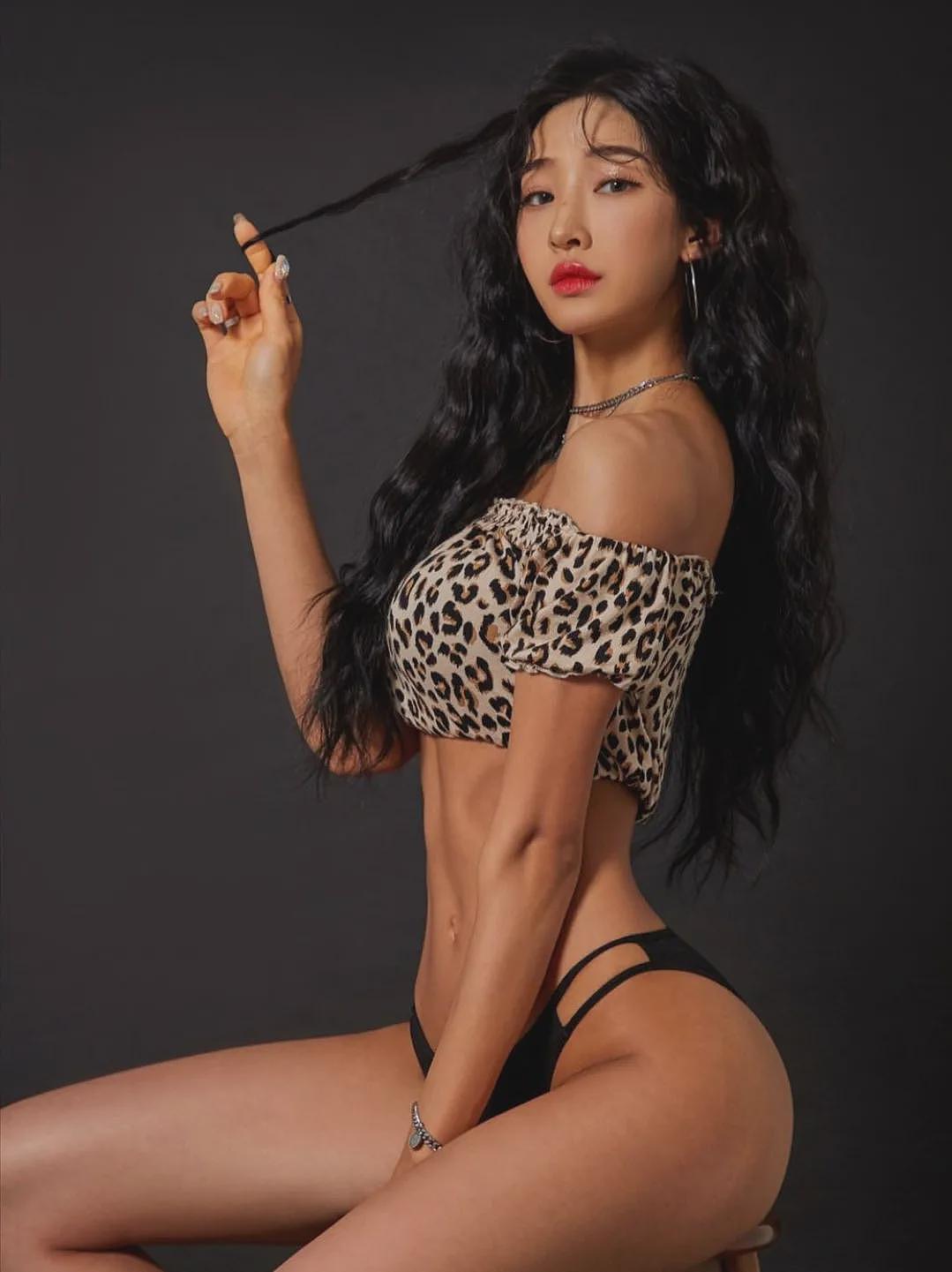 【美女】D杯+翘臀，倒三角+S曲线…这身材谁能顶住（组图） - 23