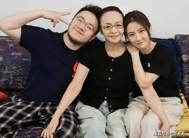 宋丹丹儿媳王博谷回怼英达小儿子，网友直呼霸气（组图） - 5