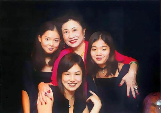 身世惊人，葬礼上掀桌！“香港最不好惹的女人”翁静晶人生传奇（组图） - 52