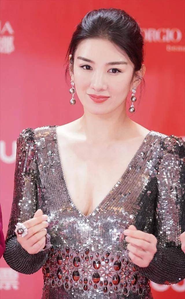 “最美女反派”黄奕瘦20斤！珠圆玉润好身材性感火辣（组图） - 4