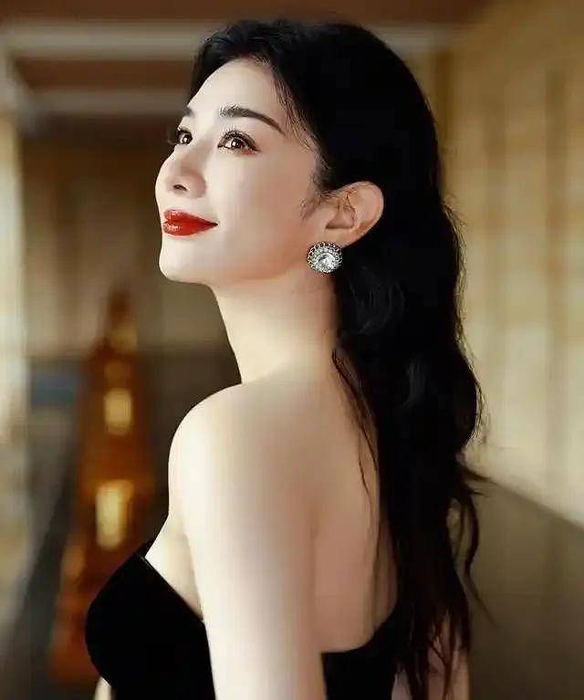 “最美女反派”黄奕瘦20斤！珠圆玉润好身材性感火辣（组图） - 5