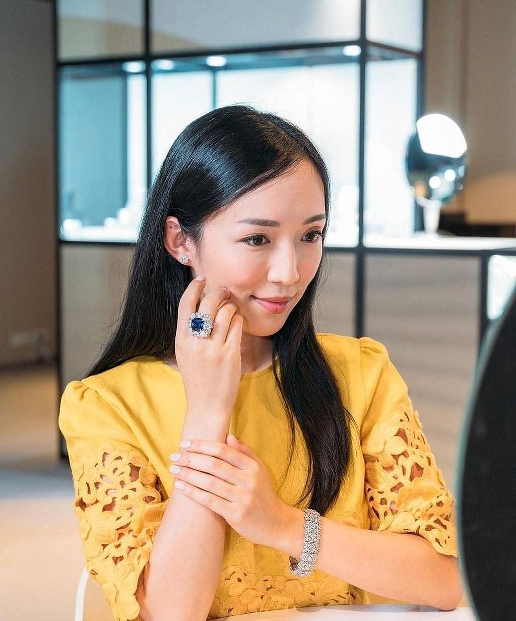 霍英东孙女贱卖山顶豪宅血亏4000万,被禁止从商从政,父亲曾哭穷(组图) - 3