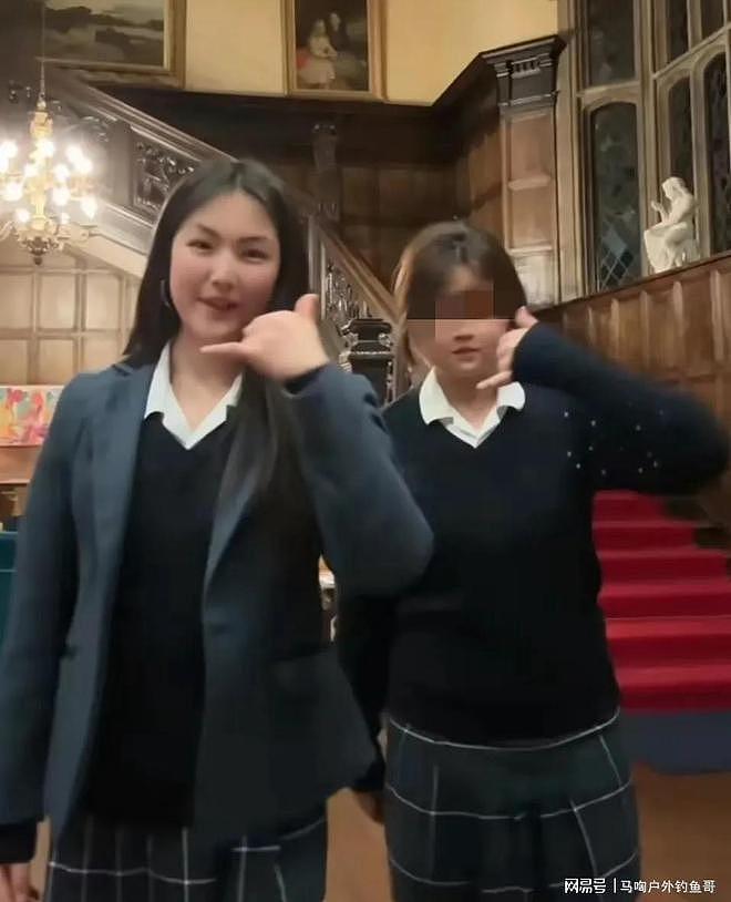 王诗龄晒英国女校校服照，被晒成小麦肤色，瘦了好多学校很漂亮（组图） - 7
