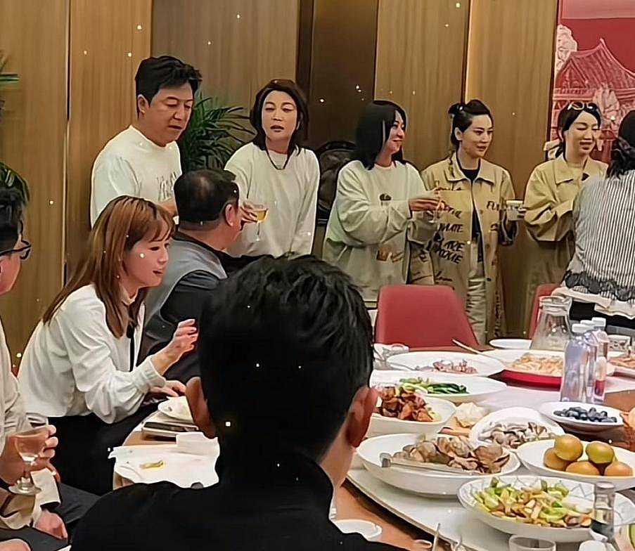 黄渤华表奖尽地主之谊，陈凯歌管虎对饮（组图） - 12
