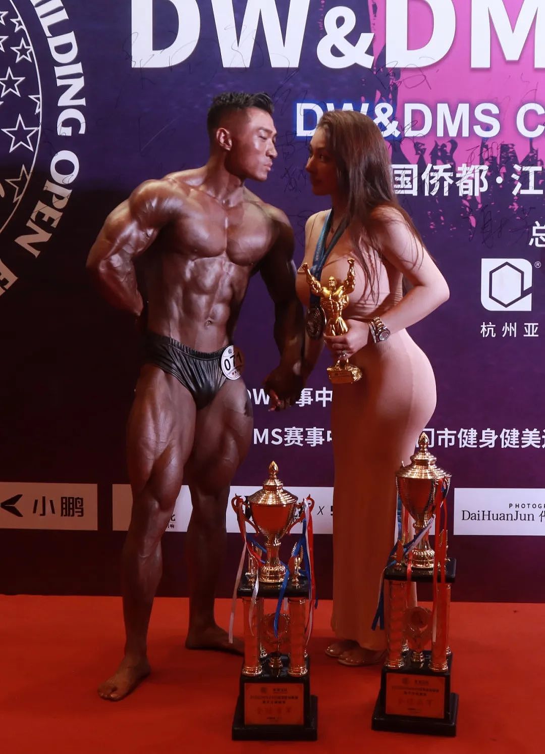 【美女】北京E杯女孩被肌肉男求婚！网友：没X生活的我看哭了...（组图） - 22