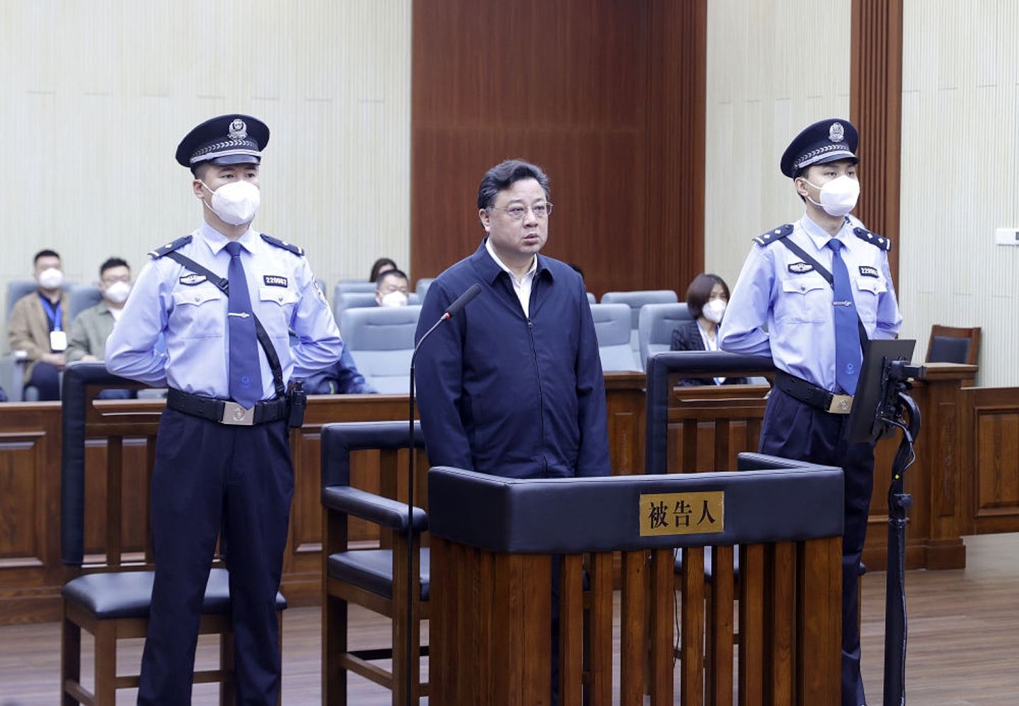 曝赵薇前夫黄有龙曾遭国际刑警通缉，2021年在法国被捕！中国申请引渡遭拒（组图） - 4