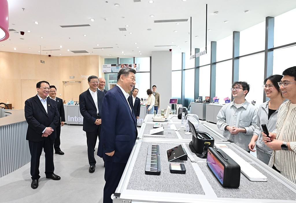 习近平:突出新质生产力,瞄准世界科技前沿(组图) - 5