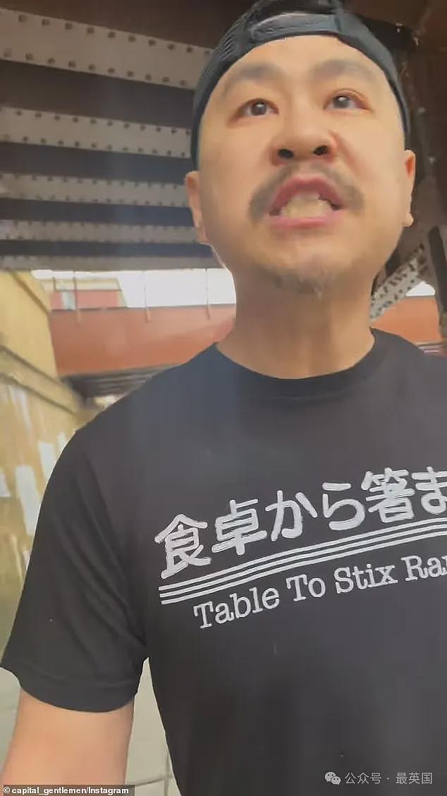 亚裔拉面老板街头追骂非裔顾客,只因没给小费?还飙种族歧视脏话!结果令人大意外…(组图) - 2
