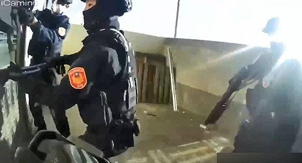 诈骗集团5男遭黑吃黑绑架勒索，受尽凌虐被逼互相口交手淫兼吞精（组图） - 2