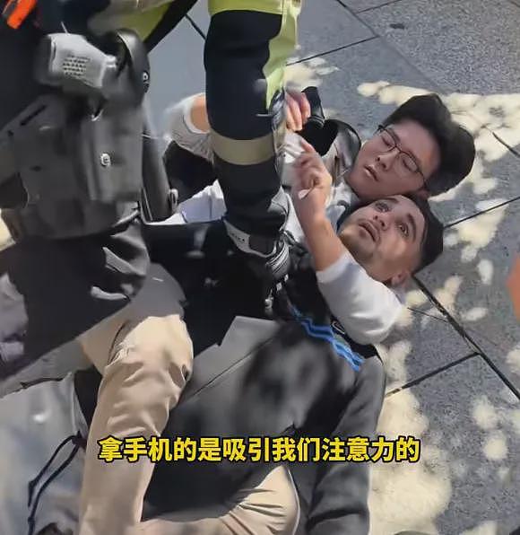 中国小伙在西班牙遇到小偷，当场裸绞锁喉将其制服，引在场众人鼓掌（视频/组图） - 1