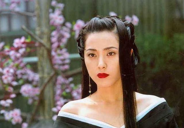 倒卖礼物，状告粉丝，人设崩塌也是活该！（组图） - 2