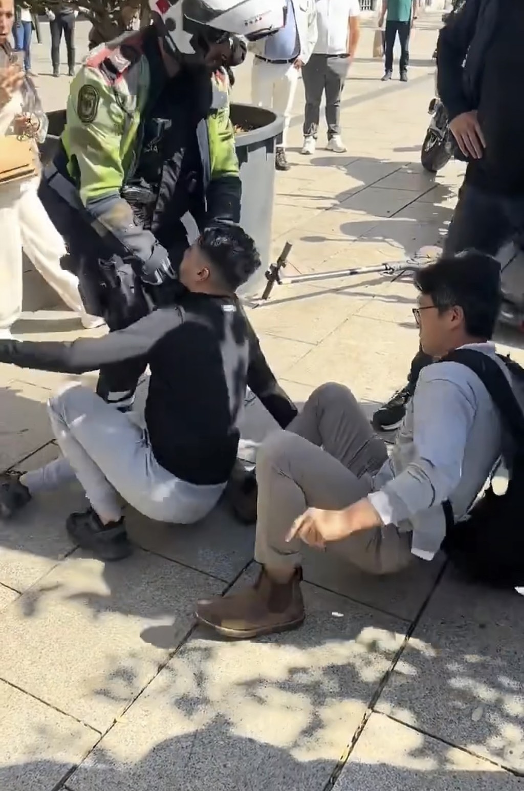 山东男子西班牙锁喉抓小偷，当地警察点赞路人齐拍掌（视频/组图） - 2