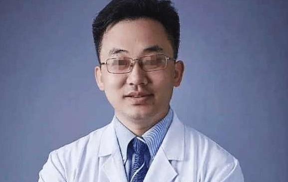 肖飞称“只离开手术台一二十分钟”,业内人士:没什么大的区别,都属违规(组图) - 1