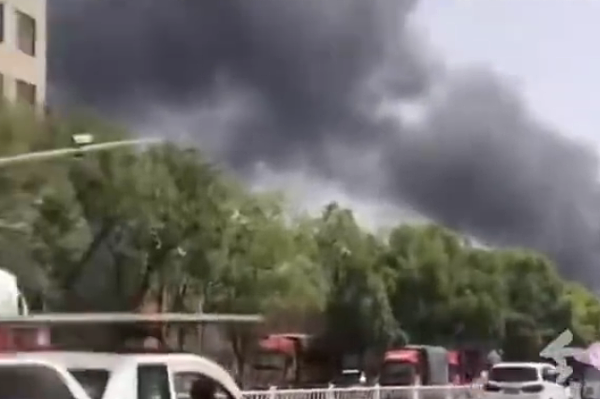 又一起！河南生技公司发生“爆炸”酿1死，巨大黑烟蔓延整条路（视频/组图） - 3