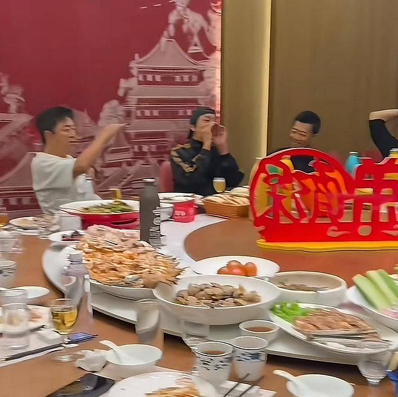 黄渤华表奖尽地主之谊，陈凯歌管虎对饮（组图） - 6