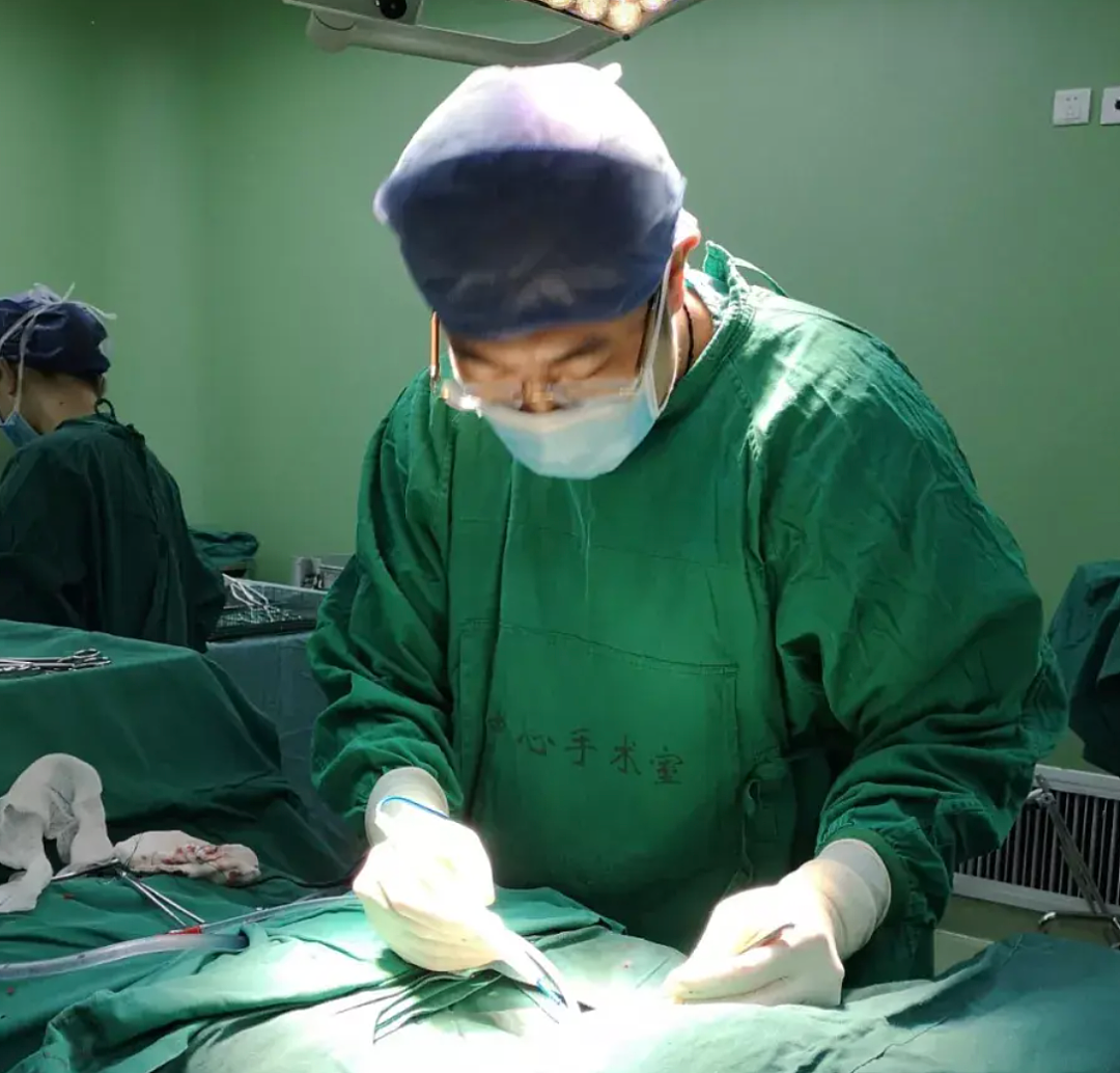 国家卫健委启动对肖某、董某调查之际,曾正面硬刚的医生火了,还是知名乐队成员(组图) - 4