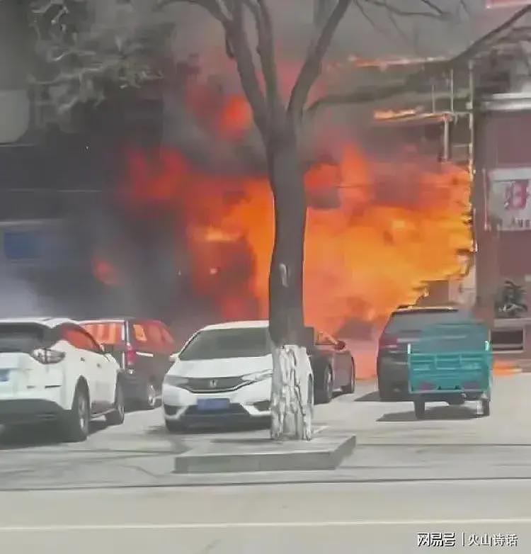 悲催！辽宁火灾附近的街坊发声，致22死的饭店，是两姐弟合伙开的（组图） - 7