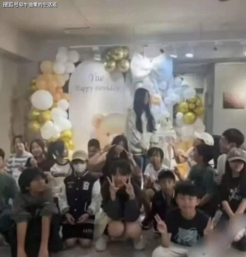 汪小菲豪掷6万包场为女庆生,玥儿一头卷发像妈妈(组图) - 9