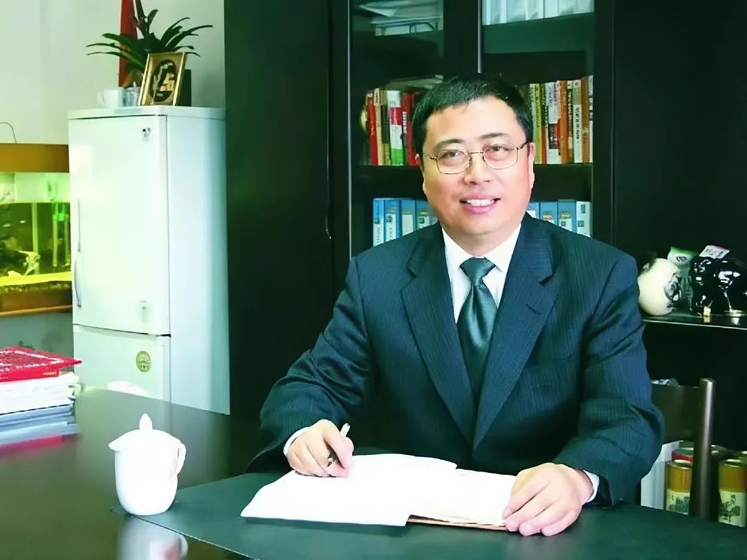 36岁科长下海卖冰棒，却靠瓜子嗑出百亿身家（组图） - 8