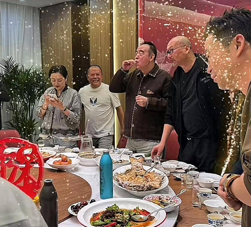 黄渤华表奖尽地主之谊，陈凯歌管虎对饮（组图） - 2