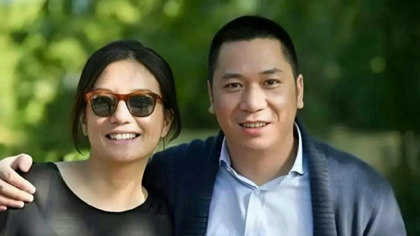 曝赵薇前夫黄有龙曾遭国际刑警通缉，2021年在法国被捕！中国申请引渡遭拒（组图） - 1