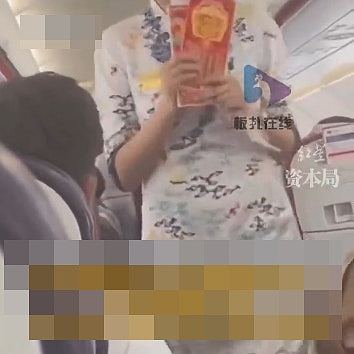 空姐飞机上售卖彩票惹关注!西部航空证实:曾有人中奖25万元(视频/组图) - 3